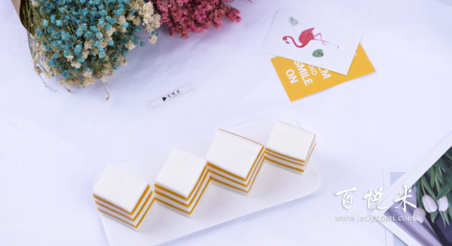 想知道芒果千層糕的做法跟配方,有人可以分享一下嗎？